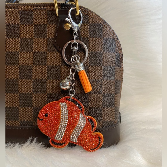 Clownfish Keychain bag charm Key Ring Orange Bling Tassel Summer Gift New - Picture 1 of 2